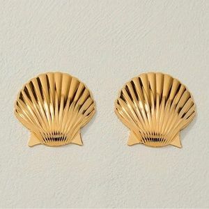 Gold shell earrings vintage style chunky 90s aesthetic NEW